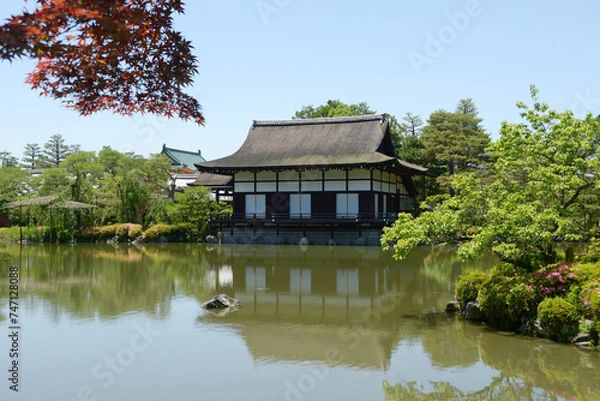 Fototapeta 平安神宮　栖鳳池と尚美館　京都市左京区