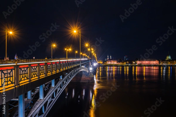 Fototapeta Theodor-Heuss-Brücke in Mainz bei Nacht