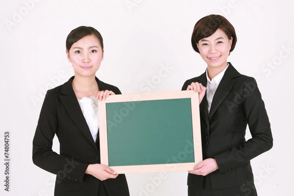 Fototapeta 스튜디오 안의 비즈니스맨과 비즈니스 우먼