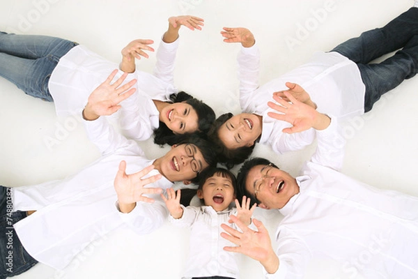 Fototapeta 스튜디오 안 3대 가족