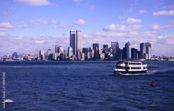 Obraz Downtown Manhattan Skyline with World Trade Center Twin Towers in New York City during early 1990s