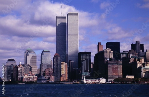 Obraz Downtown Manhattan Skyline with World Trade Center Twin Towers in New York City during early 1990s