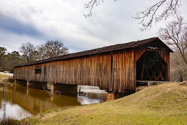 Obraz Covered Bridge at Watson Mill State Park in Comer Georgia