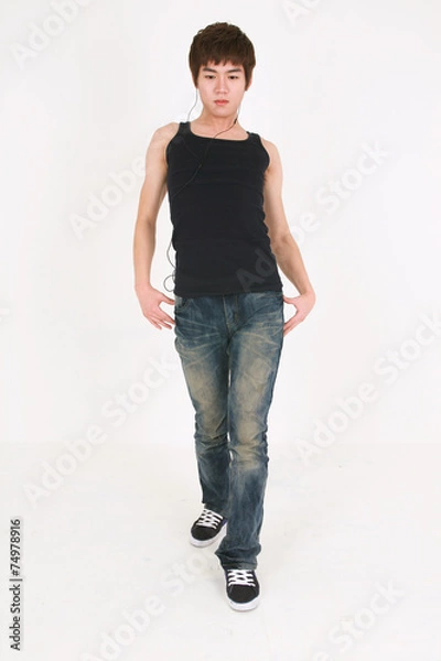 Fototapeta 스튜디오에서 비보잉을 하는 젊은 남자