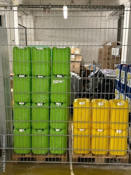 Obraz stacked canisters