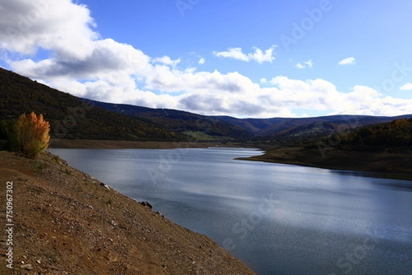 Obraz The Pajares reservoir is an artificial swamp located in the municipality of Lumbreras de Cameros, in the autonomous community of La Rioja
