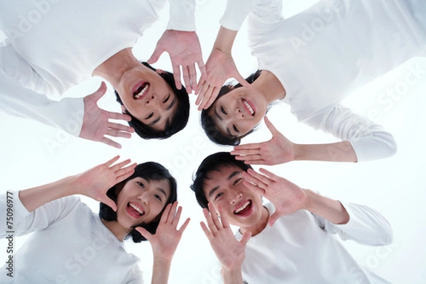 Obraz 스튜디오 안의 젊은 대학생들