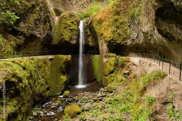 Obraz waterfall on the Madeira levada