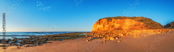 Fototapeta Wide angle view of Bells Beach, Great Ocean Road, Victoria, Australia at dawn