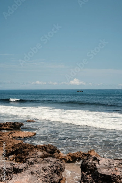 Obraz Waves Embracing the Rocks with Grace