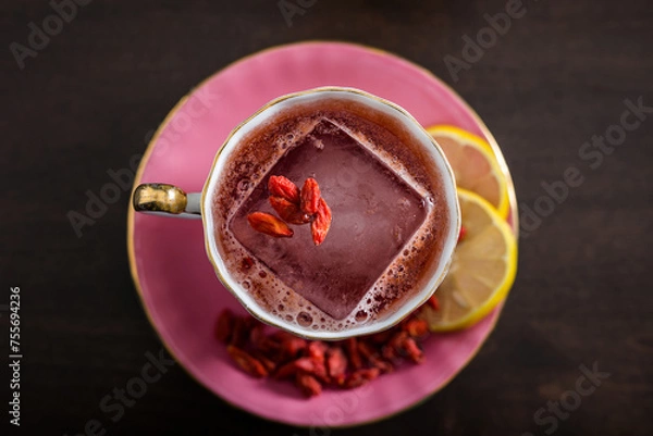 Obraz A Delightful Cocktail Served on a Cute Plate.