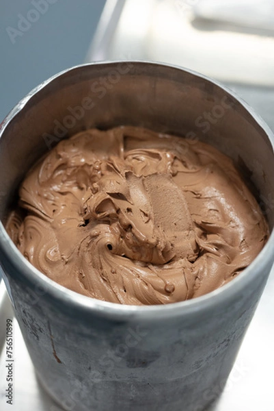 Obraz bucket of chocolate ice cream