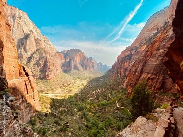 Obraz Dramatyczny krajobraz górski z piaskowca, Angels Landing Trail, Park Narodowy Zion, Utah, USA
