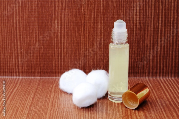 Fototapeta roll on perfume