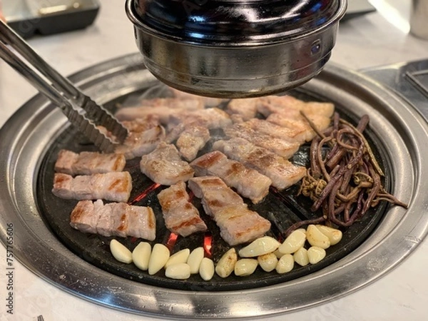 Obraz 삼겹살 숯불 고기구이 돼지고기 식당 화로구이 숯 바베큐 돼지갈비 양념갈비
