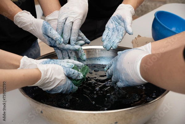 Obraz 藍染の様子