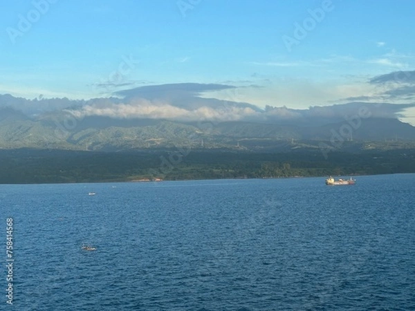 Fototapeta Sea and mountain 