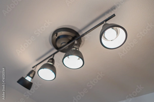 Obraz リノベーション住宅のおしゃれな照明