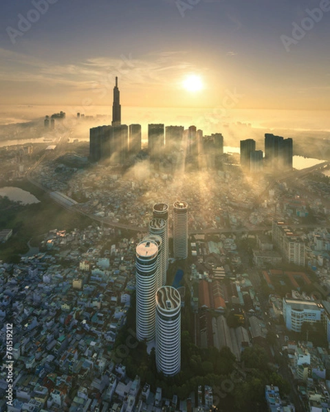 Fototapeta 
When the sun rises above the tallest building in Vietnam, photo taken in November 2023