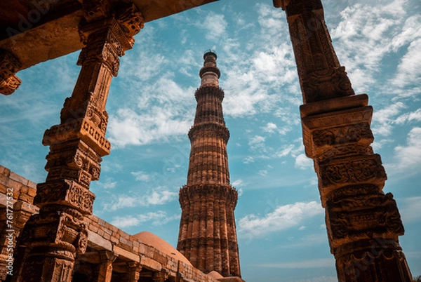 Obraz Qutab Minar complex dynamic clear sky