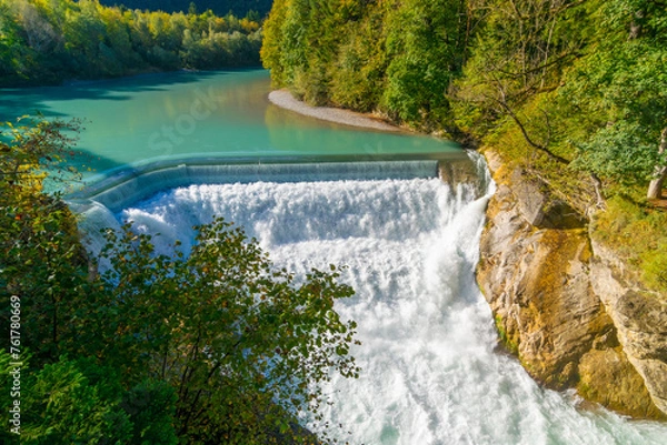 Obraz Der Lechfall in der Stadt Füssen im Allgäu an einem Tag im Sommer