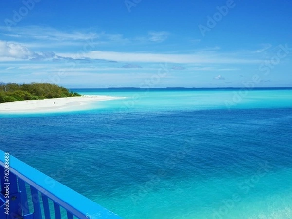 Fototapeta ニューカレドニアのウベア島のムリ橋から見た海