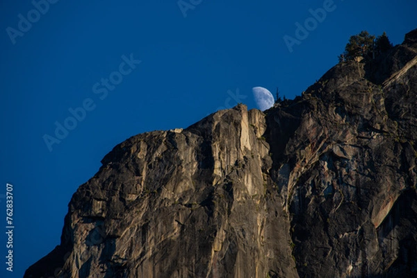 Obraz Moonrise Over Steep Canyon Wall