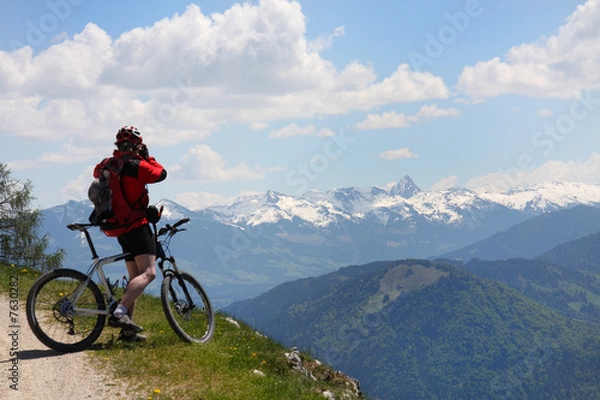 Obraz Mountainbiker und Panorama in den Alpen