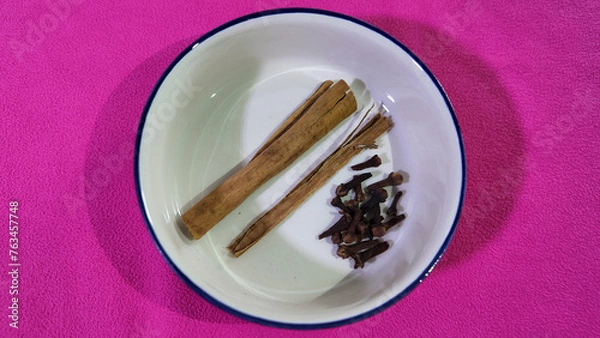 Obraz cinnamon and cloves