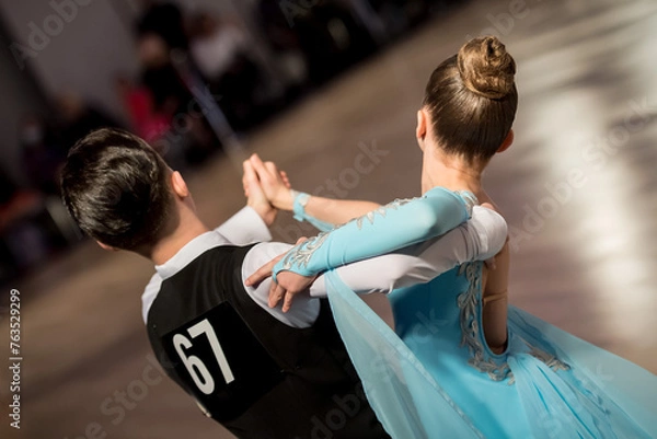 Fototapeta couple dancing standard dance