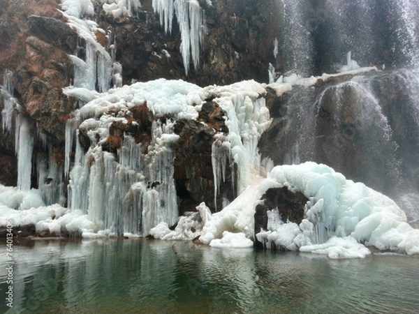 Fototapeta Drung Waterfall - a Mysterious Waterfall in Tangmag, Gulmarg, Kashmir, India