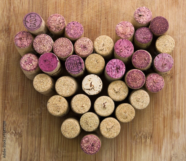 Fototapeta Wine bottle corks in a heart shape
