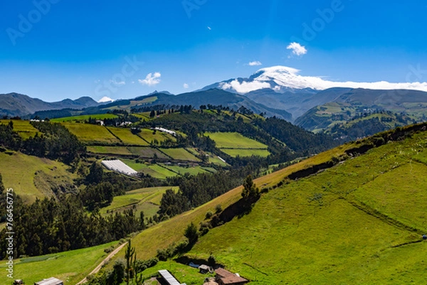 Fototapeta Andean landscapes near the Cayambe volcano, agriculture and livestock in the highlands
