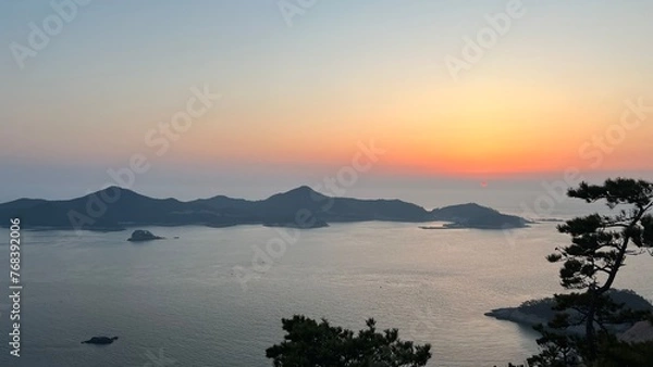 Fototapeta 일몰이 시작되는 어느 바닷가