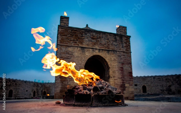 Obraz Ateshgah is a fire temple in Azerbaijan, on the Absheron Peninsula near the center of Baku.