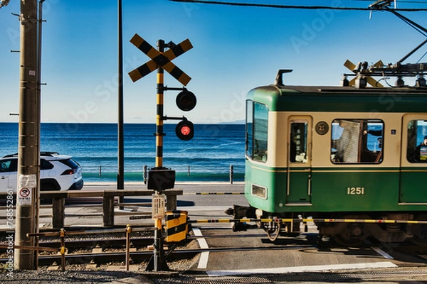 Fototapeta 海と江ノ電