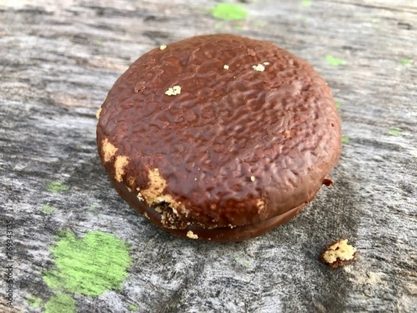 Fototapeta close up of chocolate marsmello