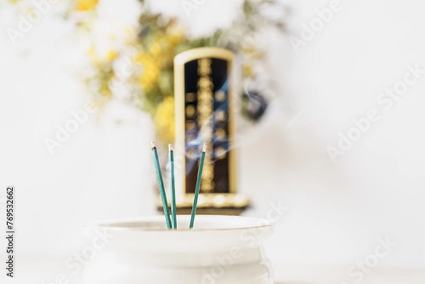 Obraz 位牌と線香、お葬式 仏教