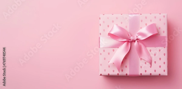 Obraz  A pink gift box for birthday, valentine's day, mother day