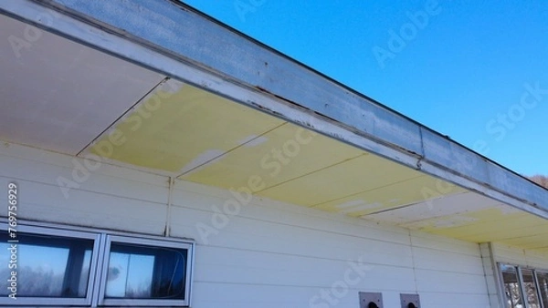 Obraz 劣化した軒天とひさし