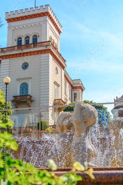 Obraz Bielsko-Biała fontanna architektura Zamek Książąt Sułkowskich Plac Bolesława Chrobrego
