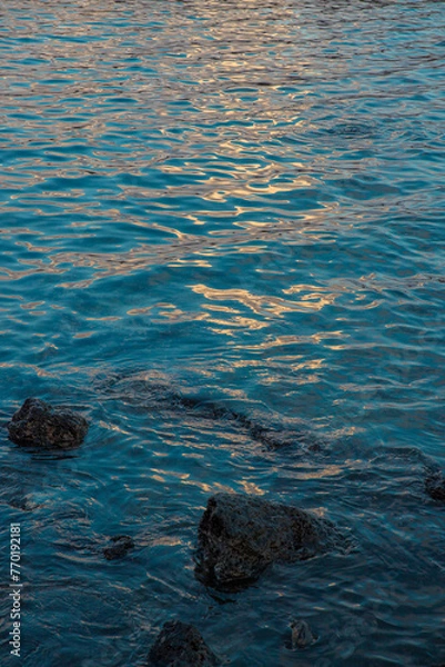 Fototapeta 바다 위에 비친 노을빛