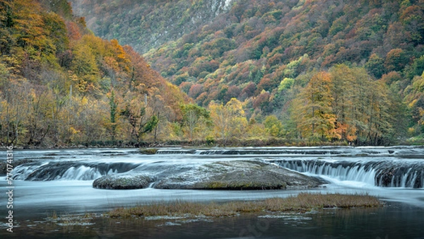 Obraz waterfall in autumn