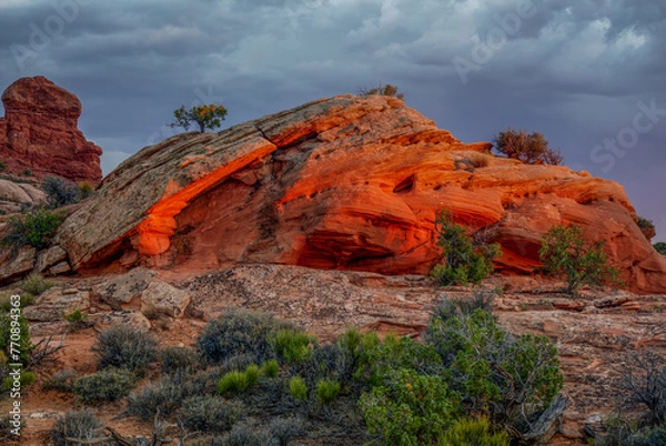 Obraz A Glowing Rock At Sunset