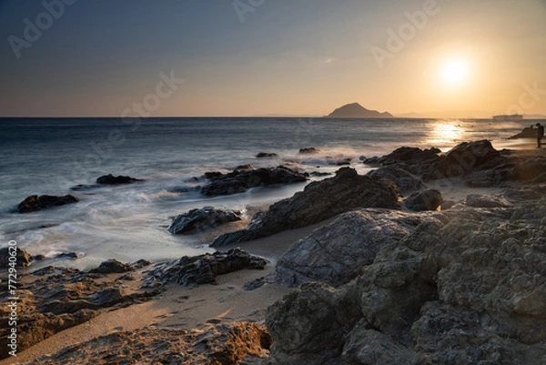Fototapeta 夕暮れの美しい海岸の風景
