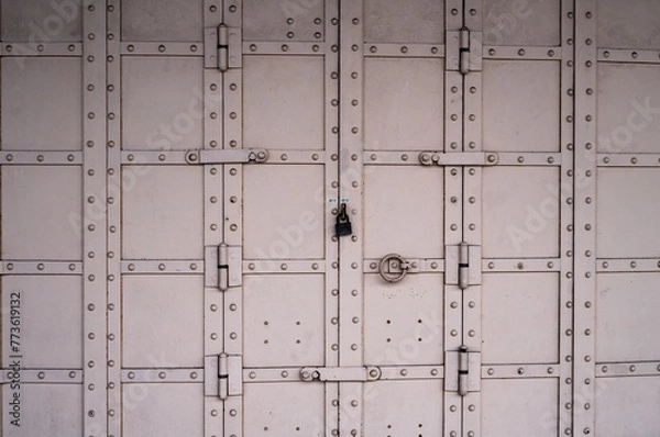 Obraz 鍵のかかった扉