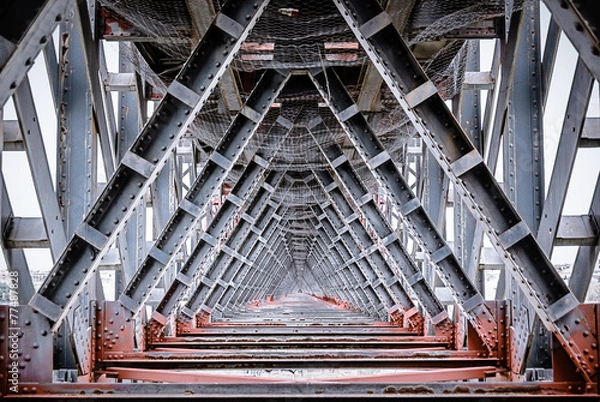 Fototapeta Interior puente de hierro