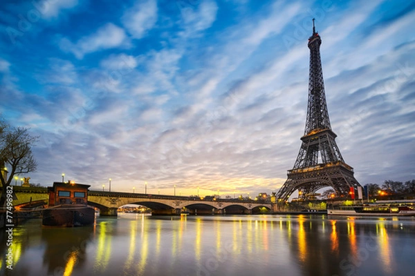 Fototapeta Sunrise w Eiffel Tower w Paryżu