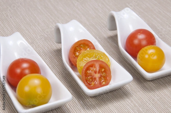 Obraz Tomate cherry en cucharas