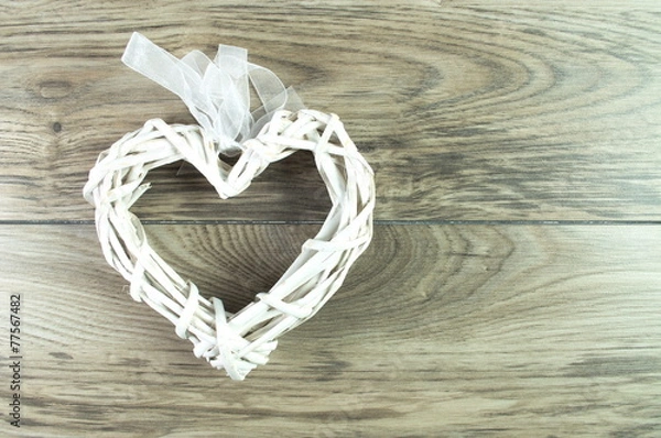 Obraz białe wiklinowe serce na walentynki